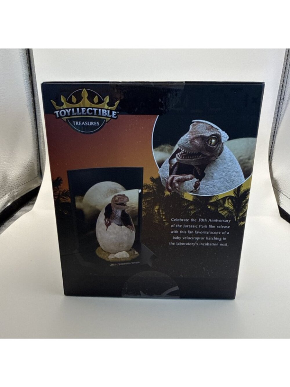 Jurassic Park Noble Collection Treasure Dino Egg Baby Velociraptor Raptor RARE - Picture 4 of 4